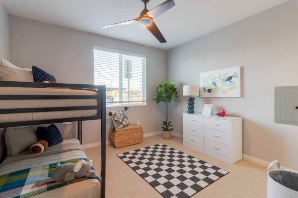 $3,320 / 3br - 1311ft2 - Eco-Friendly EV Charging Stations, High Speed Internet, Spa/Hot Tub (1349 Blossom Ave, Suisun City, CA)63900313034243123