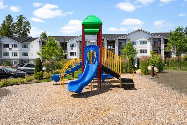 $1,725 / 1br - 694ft2 - More info on Electric Vehicle Charging, High Speed Internet (Port Orchard)63850639861891121