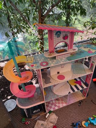 Extra large doll house 1