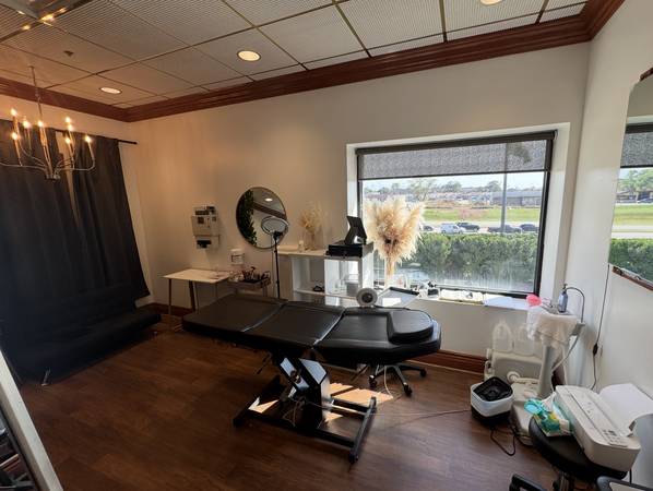 $925 / 160ft2 - One Month Free Office Space ! (Omaha , NE)64021006482434120