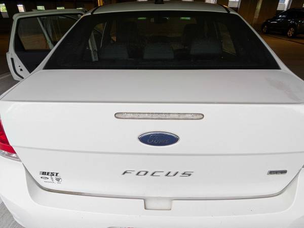 Ford Focus SEL 2010 - $1.750 (Natick)63615700706689123