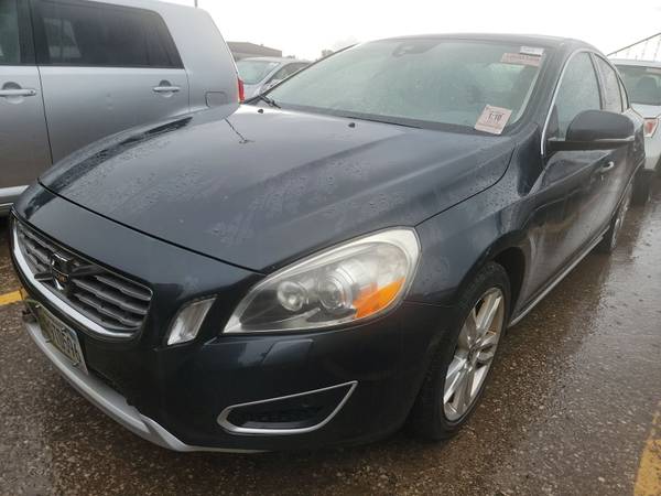 2013 Volvo S60 T5 4dr sedan reliable 2.5 5cyl leather CLEAN financing! 1