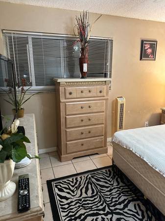 $750 / 1br - Renting one of my two bedrooms apartment (Fort Lauderdale)64002015995267123