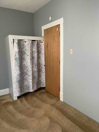$2550.00 / 3br - 1450ft2 - FALL 2025 lease Available. 419 Dodge street. Main floor. 2 Blocks Walk63902944824322124