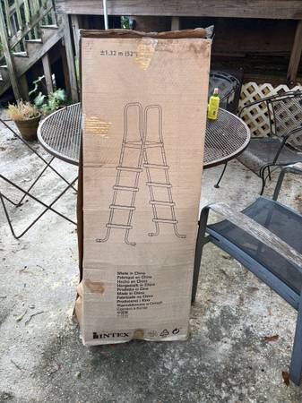 52 inch  pool ladder 1