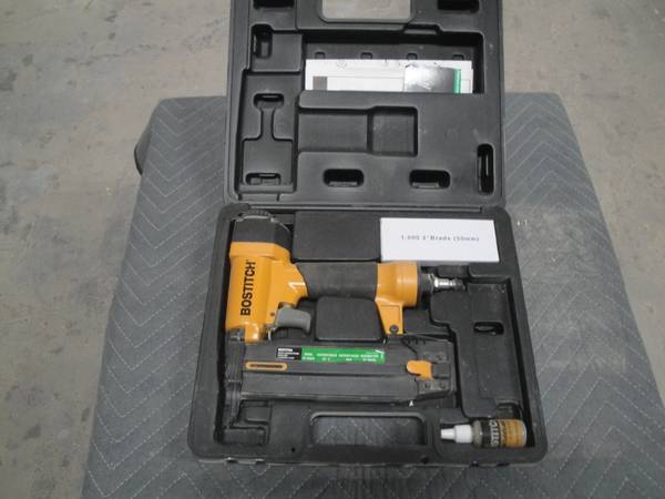 NEW BOSTITCH FASTENER 5/8''TO 2'' 18 GAGE NAILS 1