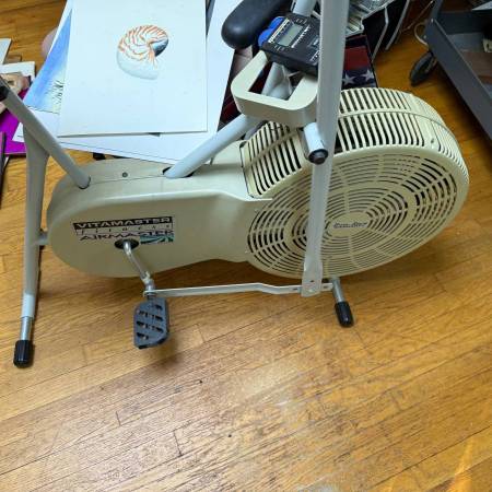 Vitamaster air master fitness stationary bike with arm exercisers 1