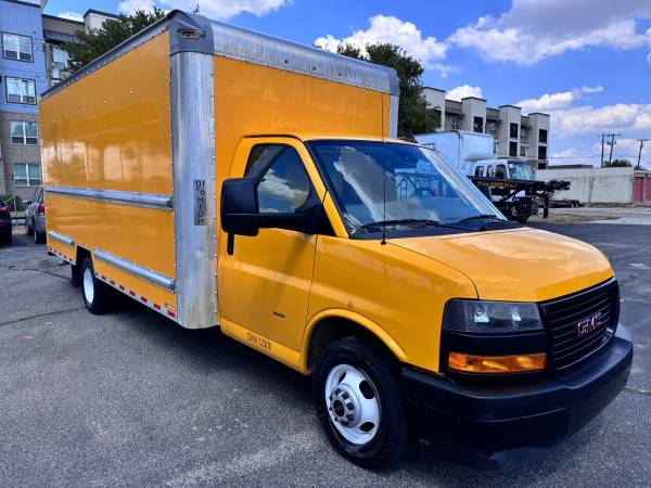 2022 GMC SAVANA 3500 16FT - Photo 6