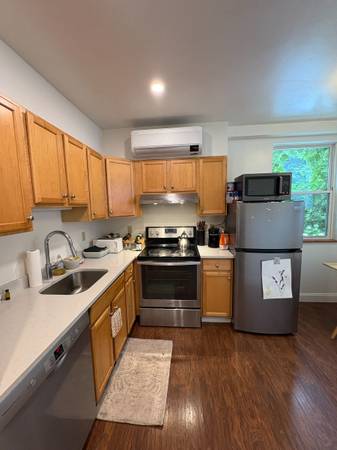 $1,750 / 1br - 1 bedroom apartment across from UVM Medical Center (Burlington)63784662732419121
