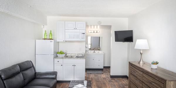 Laundry Facility, Free Utilities, Elevator 1