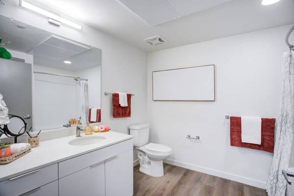 $2,350 / 2br - 946ft2 - West Sacramento CA, Tilt and Turn Window, 2/bd63844739525249122