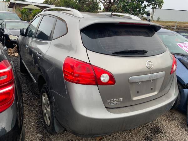 2014 Nissan Rogue Select S 88.000 miles Salvage Certificate Low Mileag 1