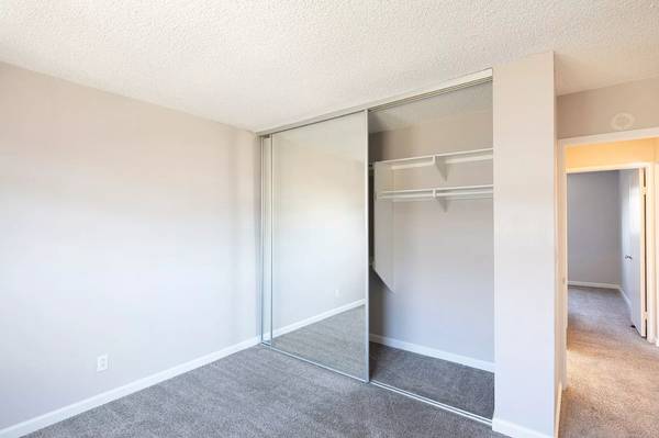 $2,195 / 2br - 921ft2 - OPEN HOUSE: 9/27 10AM-12PM ~ El Cajon 2BR with Parking ~ Gated Complex (El Cajon)63865816204289124
