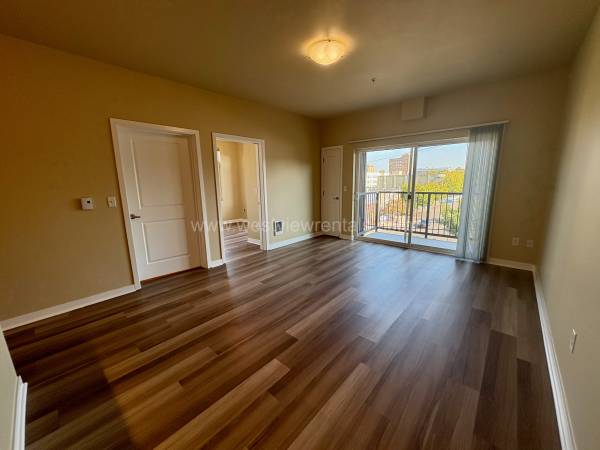 $2,095 / 2br - 810ft2 - Shearwater #402 | Spacious 2 Bed/2 Bath w/ Assigned Parking (Downtown Bellingham)63920958229378123