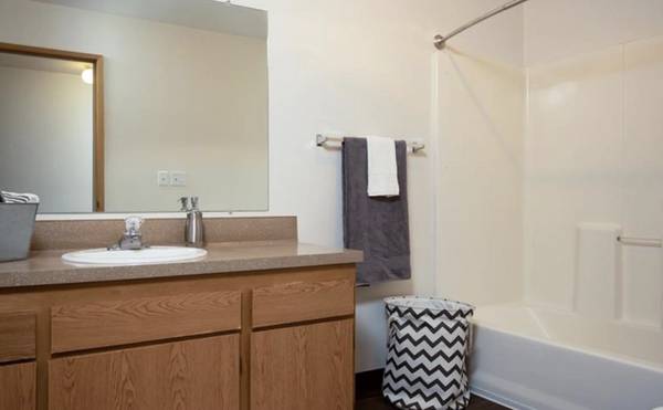 $1,179 / 1br - 724ft2 - You Will Love Living at Lancaster Commons, Park Like Settings, Pets OK (Salem)63660461071361120