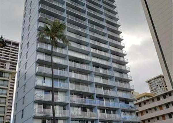 $2,300 / 1br - 🌴Island Living on the Ala Wai! 🌊 Month to Month! (Waikīkī)63939666900738120