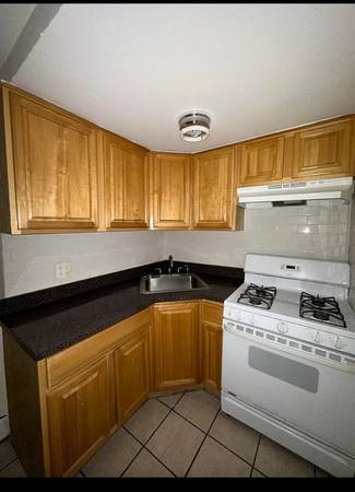 $2,300 / 2br - Un encantador apartamento en alquiler de 2 cuartos ... (Grand ave)63816602371843120