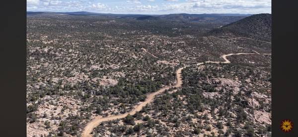 $1,800,000 560 remote Acres with great access in Northwest AZ (East of Kingman)64038880289409124
