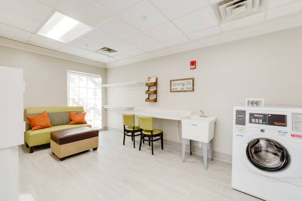$1,400 / 1br - 536ft2 - Acceso 24 Horas, Calefacción, Cocina (200 Skidmore Blvd, Gaithersburg, MD)63822011919747123