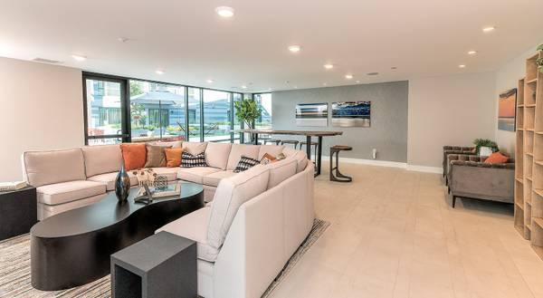 $3,132 / 2br - 1185ft2 - 2x2 W/ BEAUTIFUL Water Views, Spacious Rooms & Offering 2 MONTHS FREE! (oakland lake merritt / grand)63858159580161124