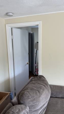$1,895 / 3br - Marlboro  Htd 3 Bed On Broad St Prkng+Lndry+No Fee!!63824666989955124