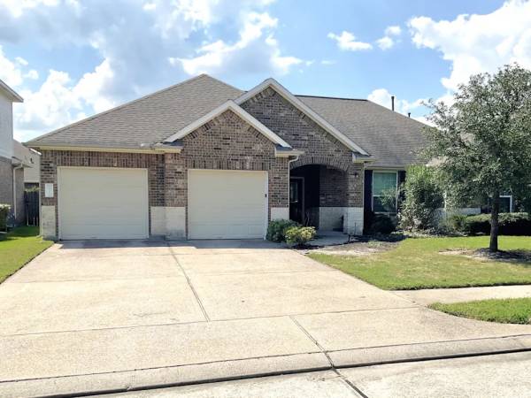 $1,075 / 3br - 2101ft2 - Single Family Home (Houston)63924043727235120