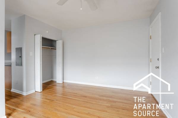 $1,250 Spacious PRIME Logan Square Studio 1 block away from Blue Line (Logan Square)64041643537025123