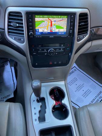 2011 Jeep Grand Cherokee  Laredo - $8,00063614114522625123