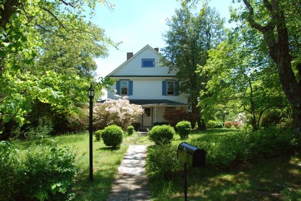 $850 / 4br - 2600ft2 - LOVELY FARM HOUSE SHARE! (ASHEVILLE)64029206095874124