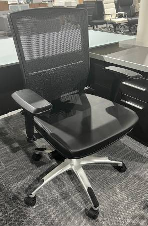 Mesh Back Task Chair 1