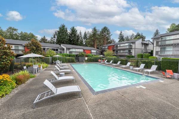 $2,848 / 2br - 1010ft2 - Pisos de Estilo Madera, Balcón Privado, 2 dormitorios 2 baños (1501 145th Pl SE, Bellevue, WA)63688567579521120