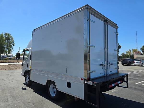 2024 Isuzu NPR 11FT BOX,6.6L - Photo 7