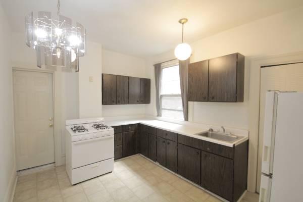 $1,100 / 2br - 870ft2 - Two Bedroom, Large Kitchen, Private Balcony, Pet Friendly (Regent Square - Frick Park - 701 Mifflin)63664544309891121