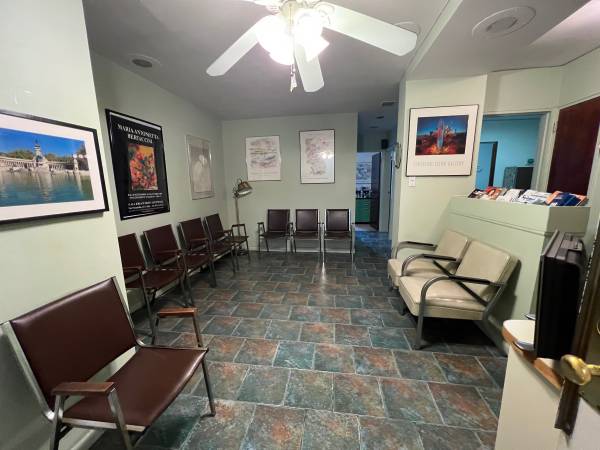 $365,000 / 1br - 630ft2 - Commercial Condominium for Sale !! Price is a steal!! (Astoria)63689627256707120