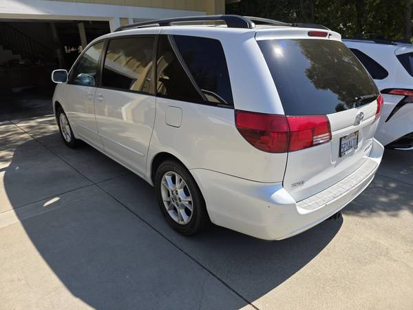2005 Toyota Sienna XLE - $2,799 (san jose south)63617562996099121