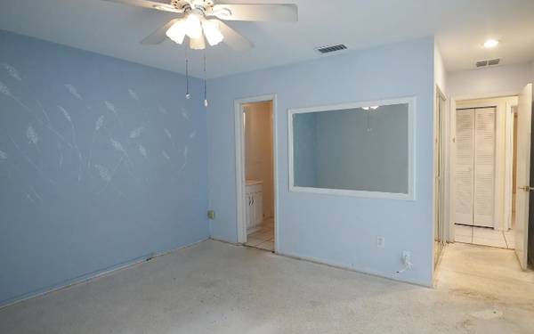 $1,920 / 2br - 1240ft2 - Casa de dos dormitorios y dos baños, CBS, con piscina situada en un terreno y medio! (Port Saint Lucie, FL)63799882094977122