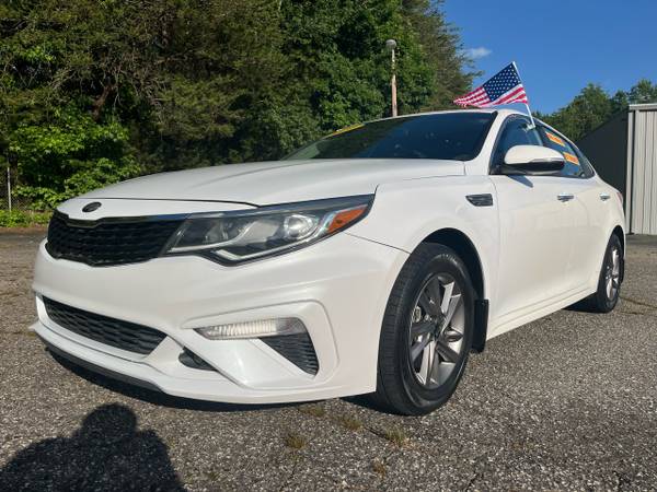 2020 Kia Optima LX - $15,499 (420 E Plaza Dr. Mooresville, NC 28115)63613621422337121