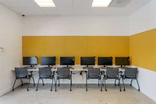 $2,220 / 1br - 588ft2 - ONE BEDROOM, ONE BATH! PET FRIENDLY, NO PET DEPOSIT! PARK AREA! (san jose west)63664186432259122