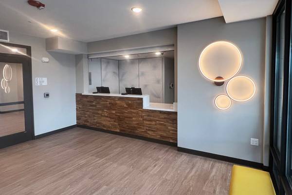 Accessible Car Self-Park, Mobile Check-in, On-Site Guest Laundry 1