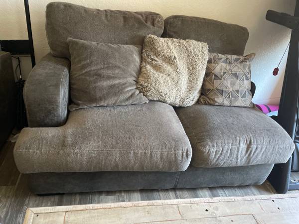 Couches sectional or makes a L shape 1