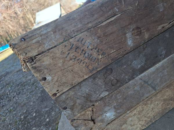 Antique Maryland Bolt Nut Baltimore Wooden Box - S Richmond