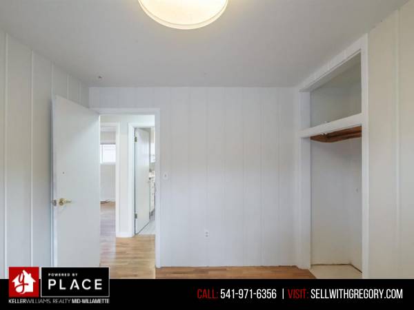 $335,000 / 3br - 1039ft2 - This charming 3-bedroom, 1-bathroom home is move-in ready! (Lebanon OR)64170158618497124