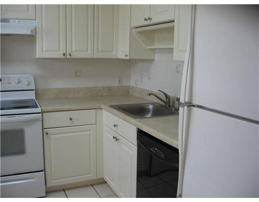 $2,200 / 2br - 1400ft2 - 2 Bed, 2 Bath with one car garage unit in the heart of greenacres, (Lees Crossing 1 Twnhs)64001846799491124