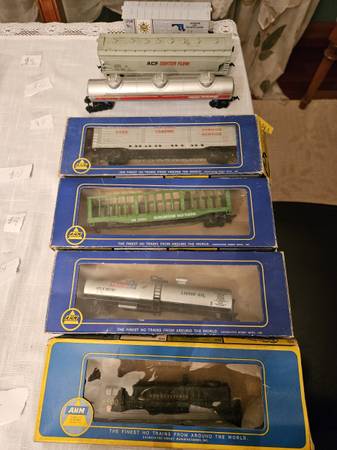Vintage train sets HO scale 1