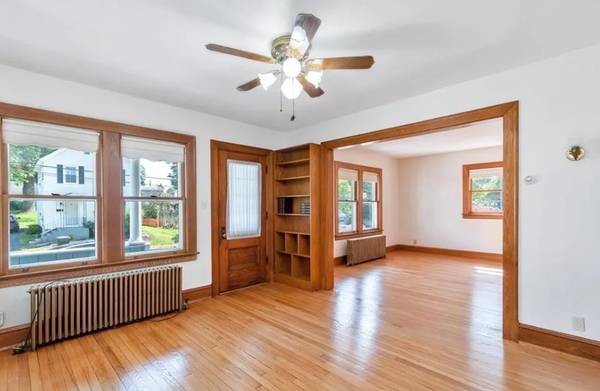 $2,750 / 4br - 4BR/2BA West Hartford Gem (Close to Everything) $2750/Month (West Hartford)63989074735107123