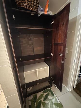 FREE Wardrobe – Pick Up TODAY (Jack London Square, Oakland) 1