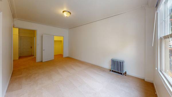 $3,445 / 652ft2 - Estudio acogedor con despacho en ubicación privilegiada. Unidad #102 (ampliación occidental)63686103611009121