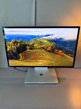 Apple Studio Display XDR 1