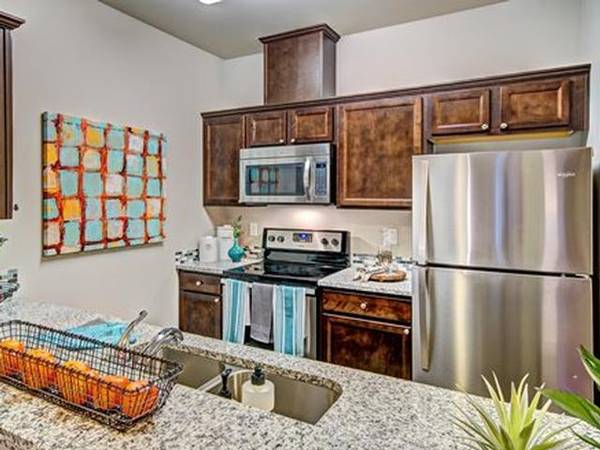 $2,414 / 3 habitaciones - 1121 pies² - Deportes y Ocio: Billar, Cancha Deportiva y Sala de Medios (Edgewood)63808058914435120