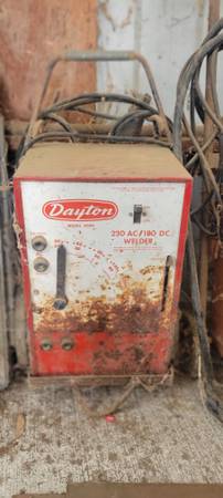 Dayton AC/DC model 3Z563 Welder 1